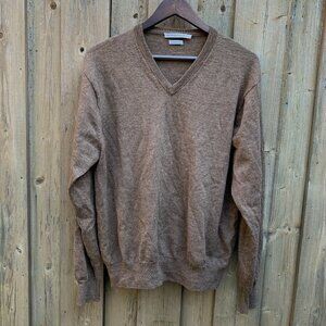 100% Merino Wool Peter Millar Sweater V Neck Large